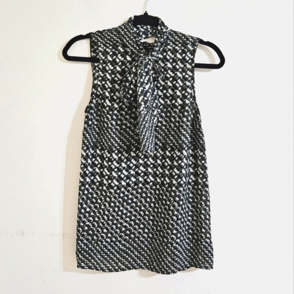 Whowhatwear Houndstooth Blouse